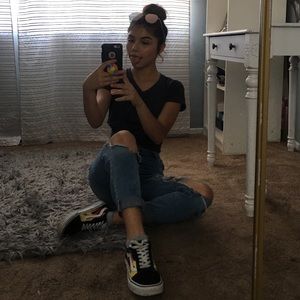 Meet your Posher, Alyssa